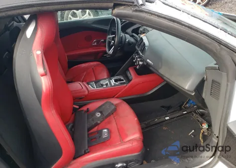 2017 Audi R8 Spyder z USA, uszkodzony, nr VIN WUAVACFX7H7904720